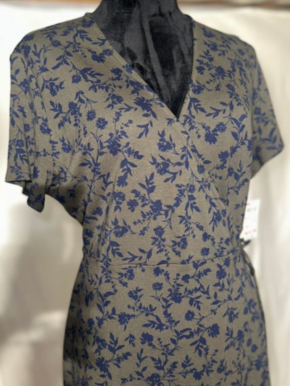 NWT Old Navy Olive Green Wrap Dress, Blue Flowers, Large Petite - Picture 2 of 11